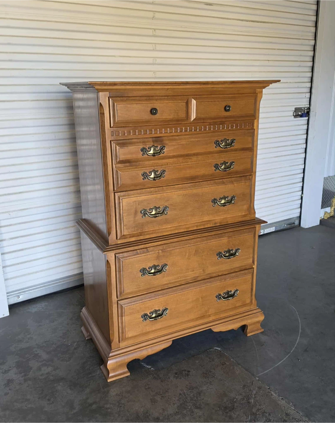 Vintage solid maple 5 drawer tall boy dresser - photo 3