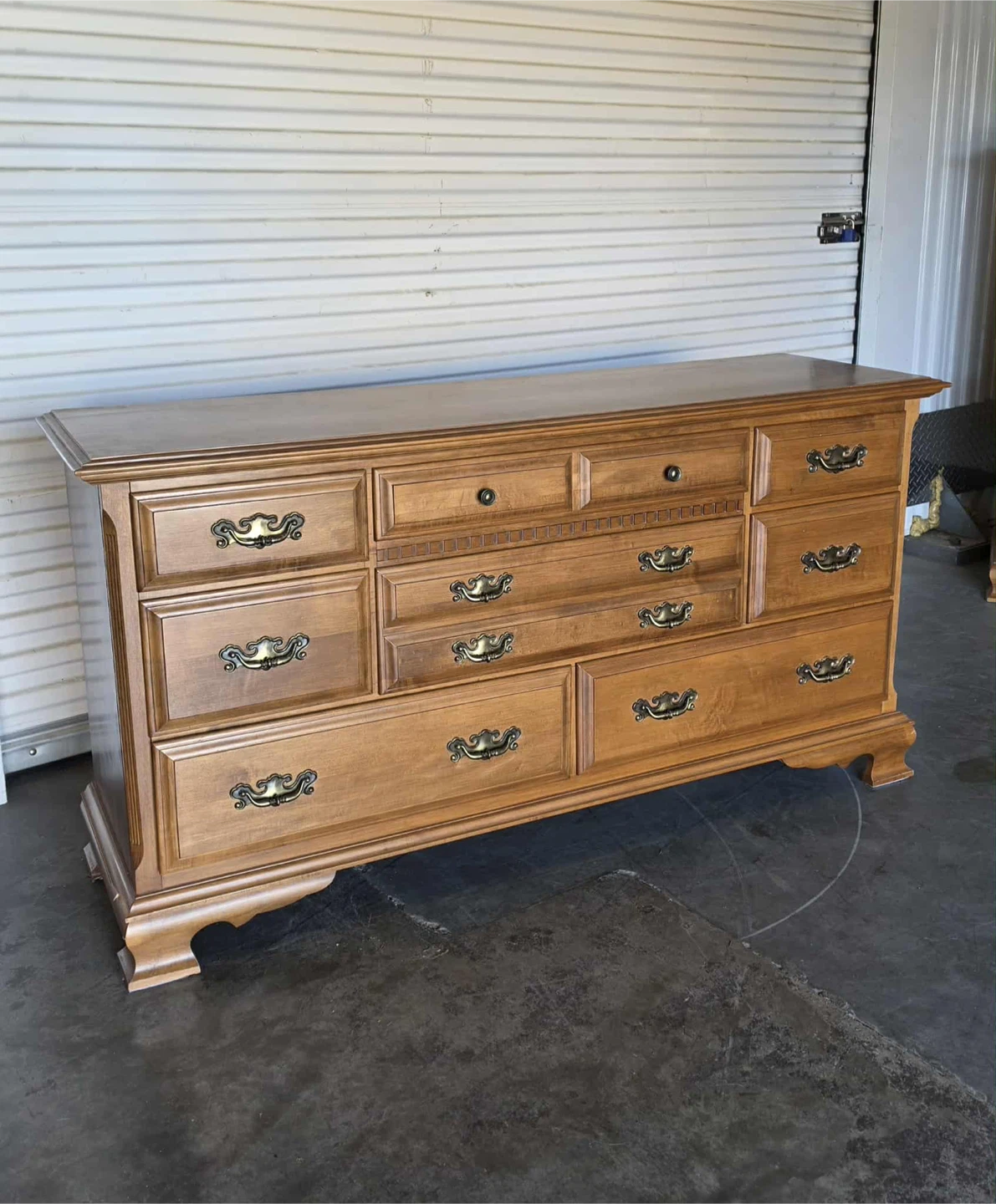 Vintage solid maple 5 drawer low boy dresser - photo 5