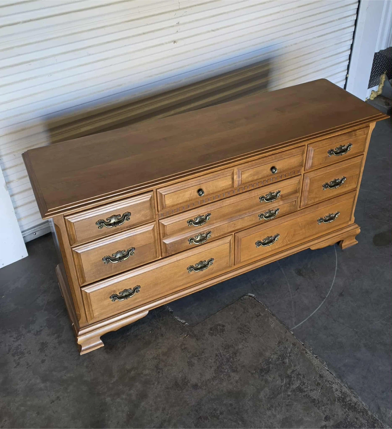 Vintage solid maple 5 drawer low boy dresser - photo 3