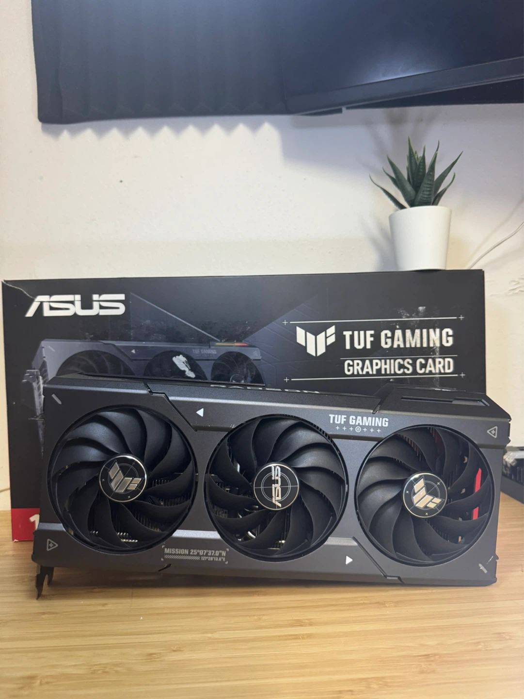 RX 7600XT ASUS TUF 16GB