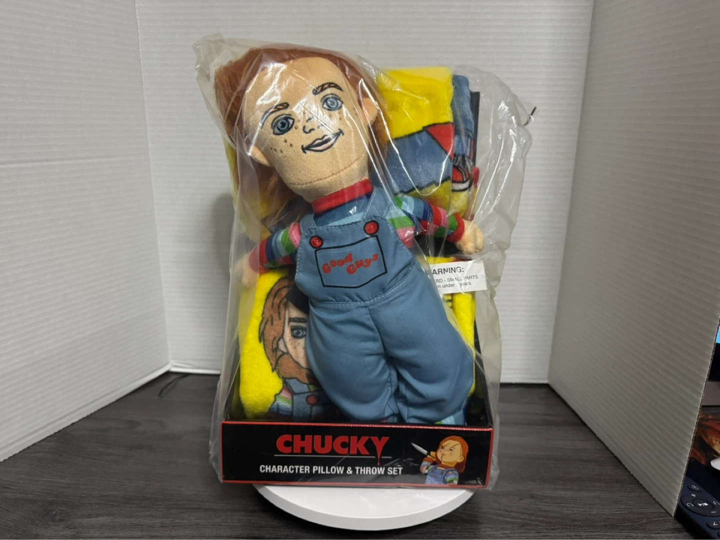 Chucky Character Pillow & Throw Set