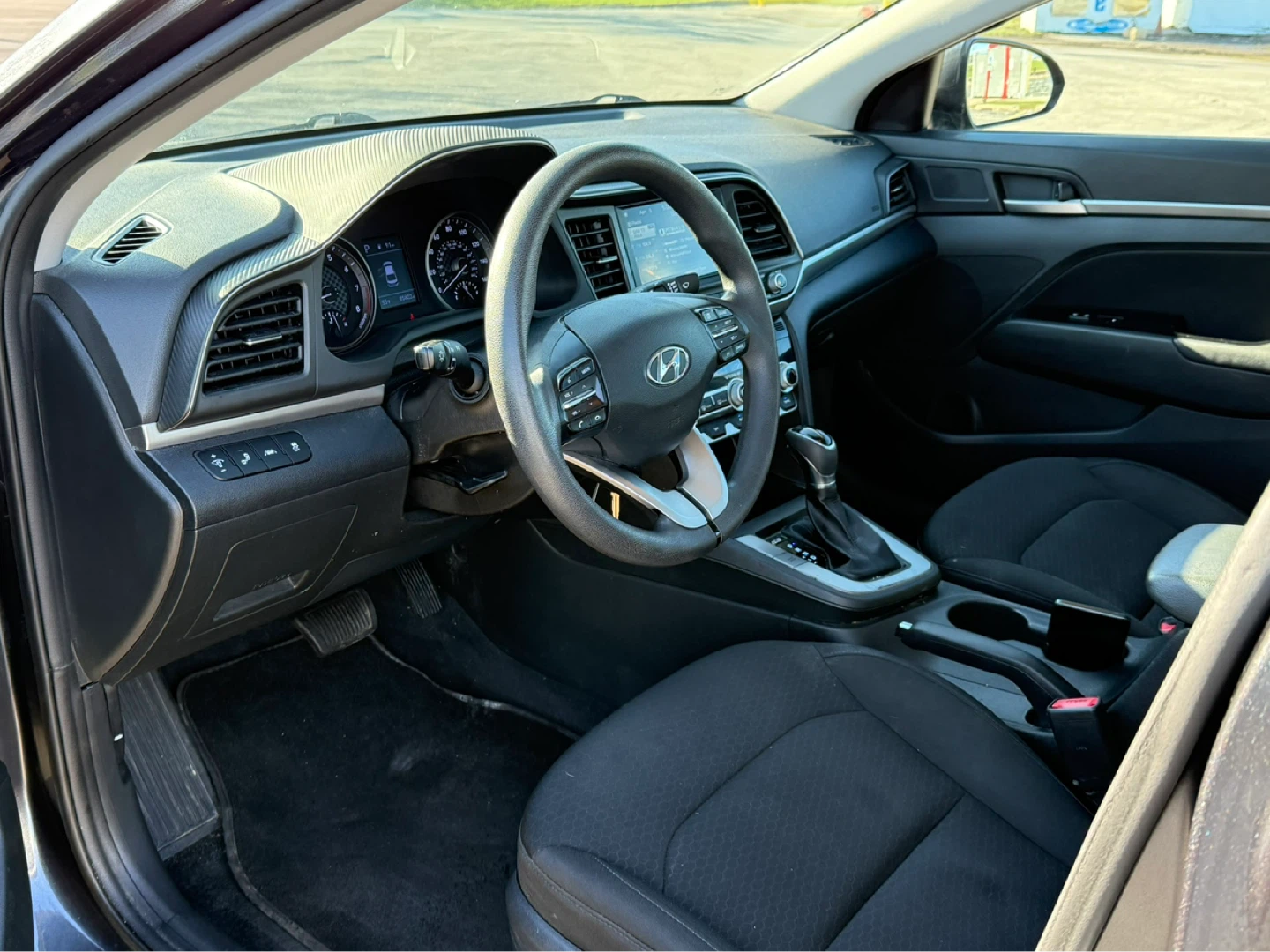 Hyundai Elantra Sedan - photo 4
