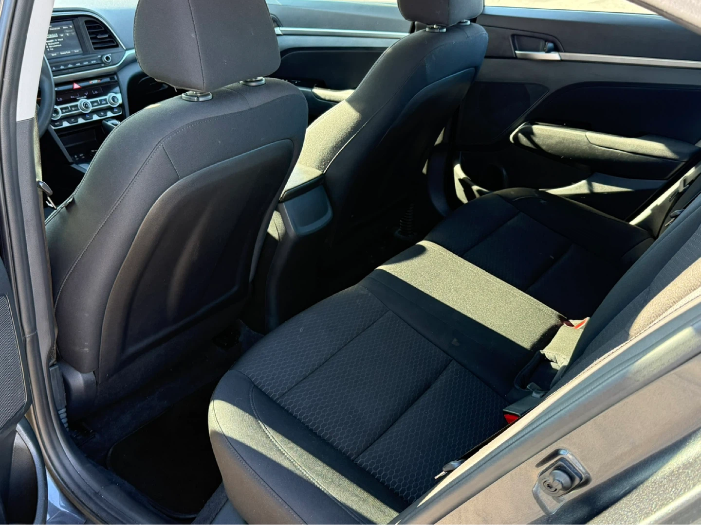 Hyundai Elantra Sedan - photo 3
