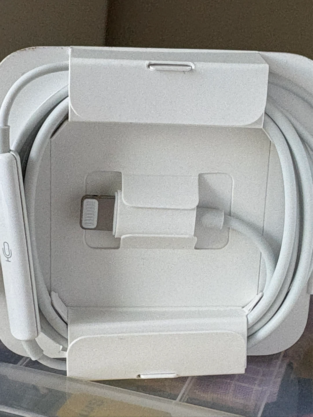 Apple EarPods with Lightning Connector - photo 3