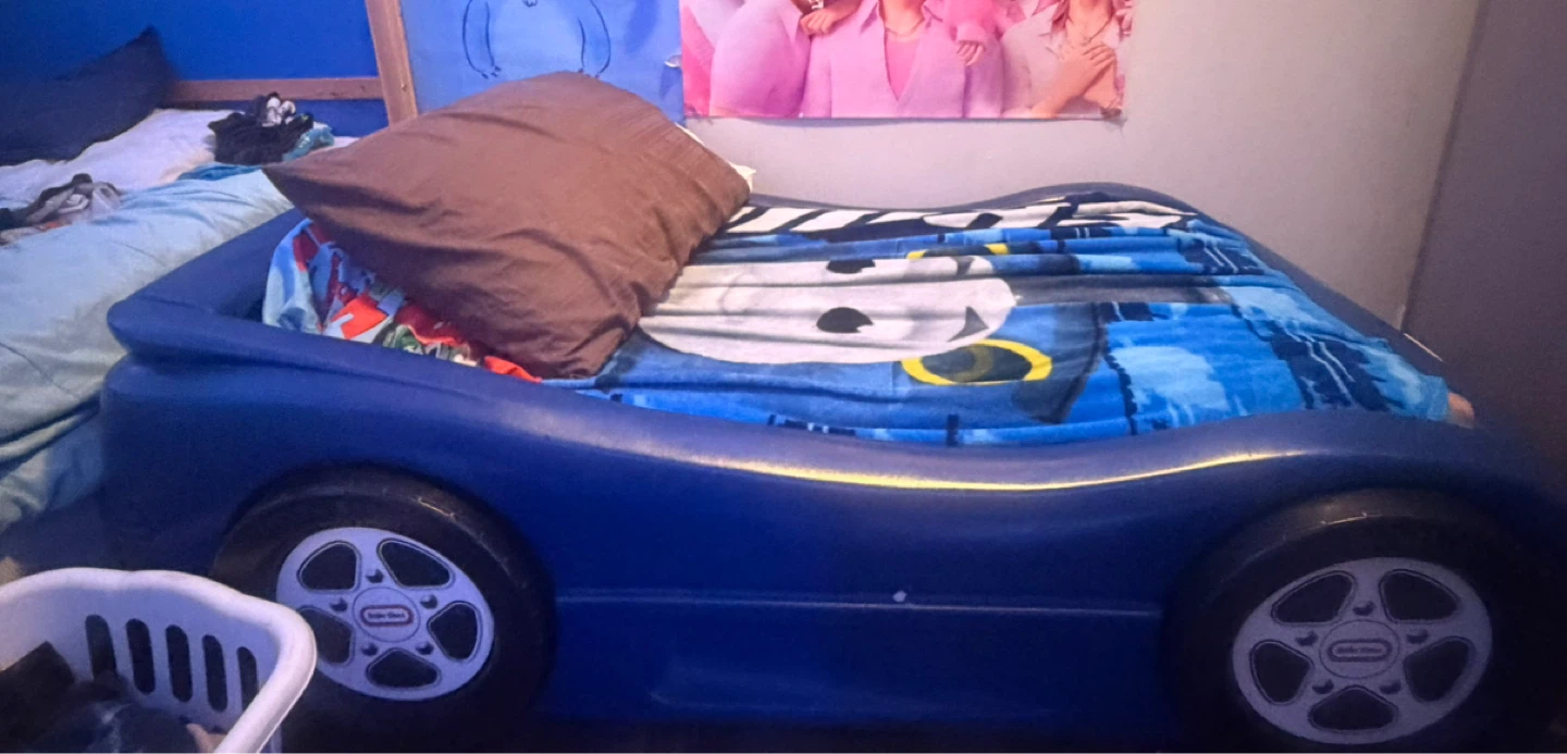 Little Tikes Blue Race Car Toddler Bed