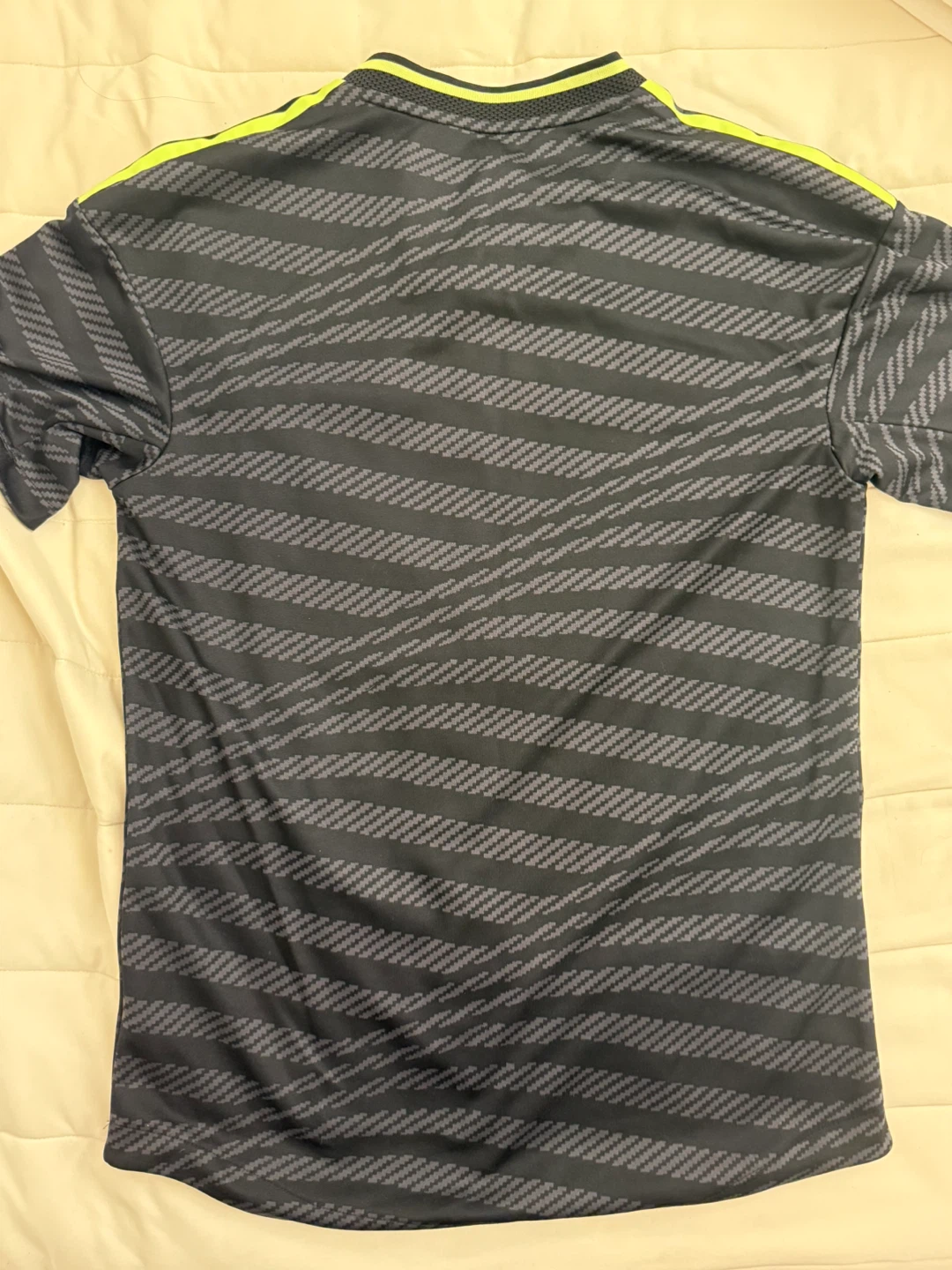 Adidas Real Madrid 22/23 Authentic Jersey - photo 2