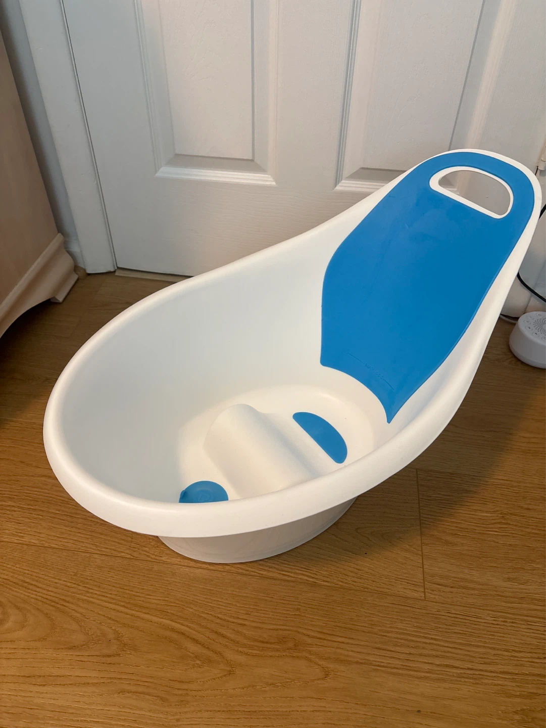 Blue and White Baby Bathtub - photo 2