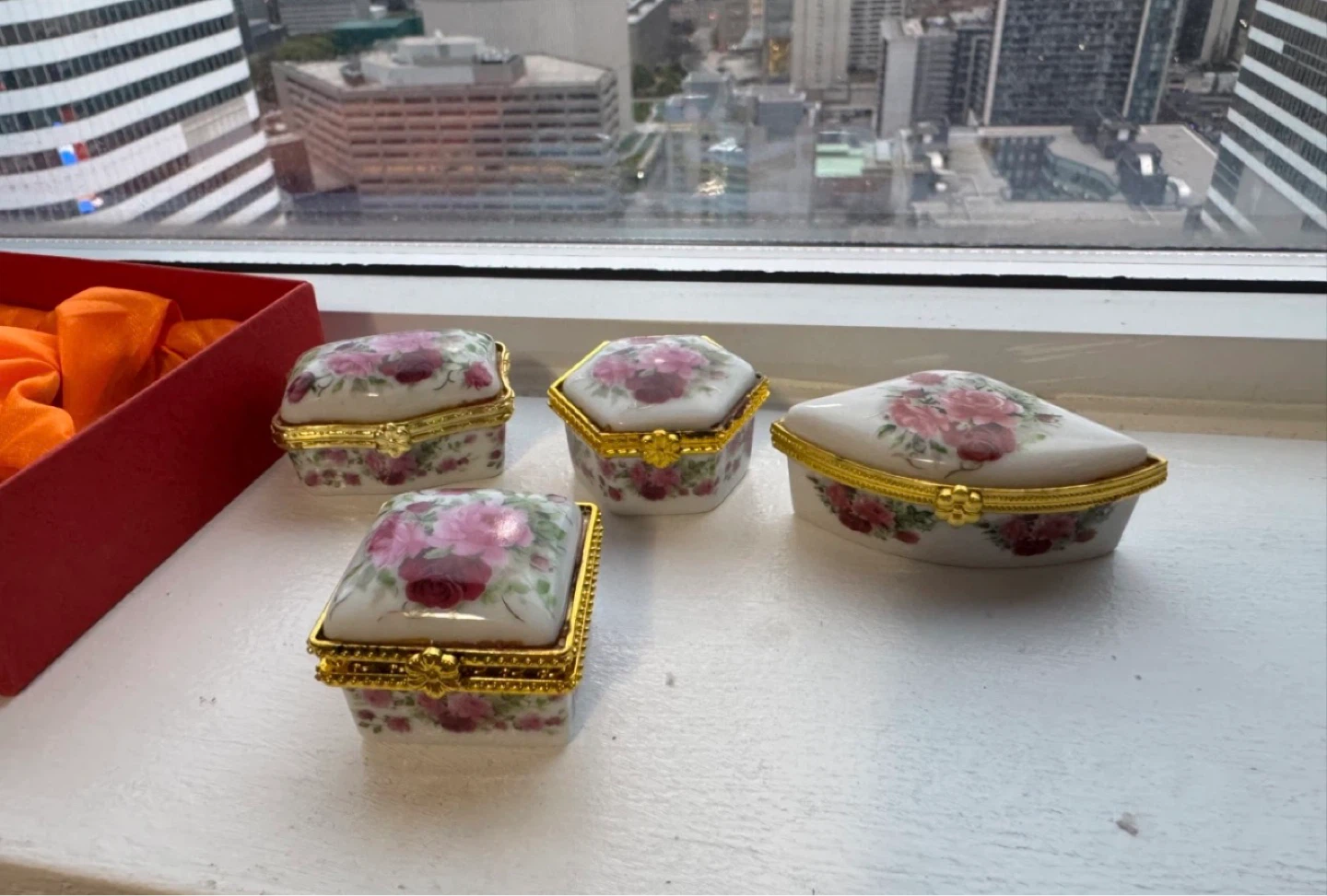 Set of 4 Ceramic Trinket Boxes - photo 3