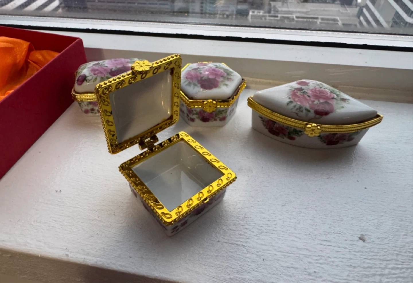 Set of 4 Ceramic Trinket Boxes - photo 4