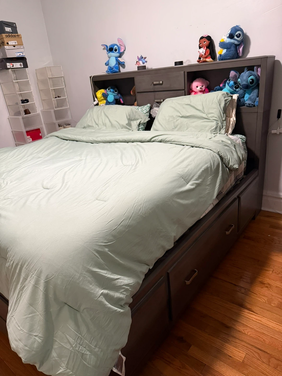 ROOM FURNITURE