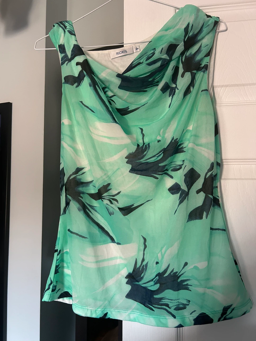 RICKI'S Sleeveless Green Floral Blouse M/M
