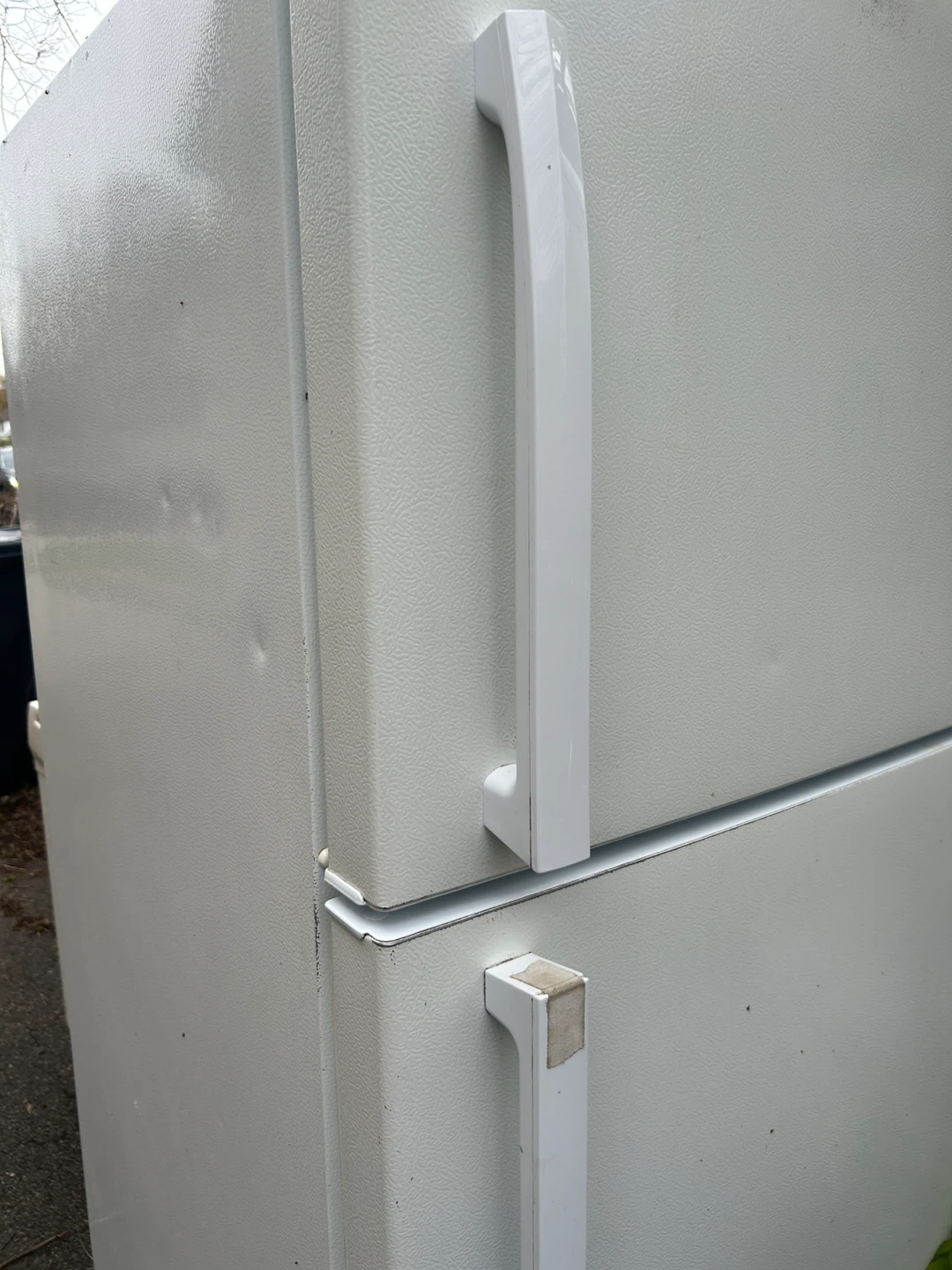 White Top Freezer Refrigerator