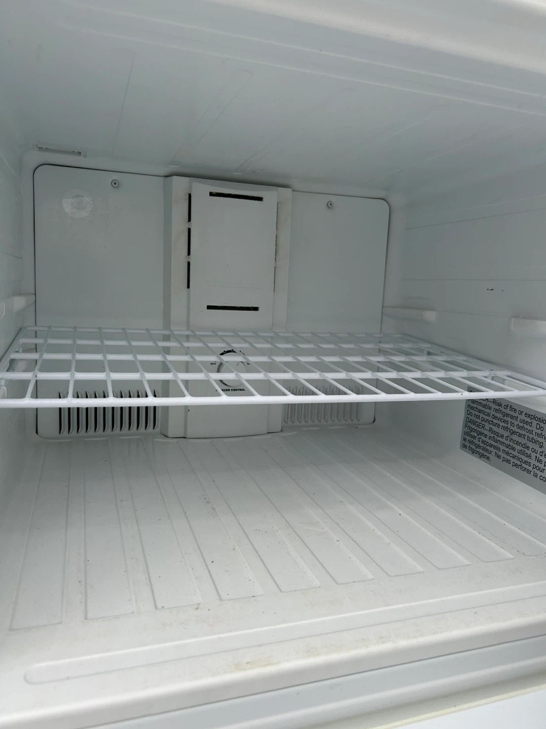 White Top Freezer Refrigerator - photo 3