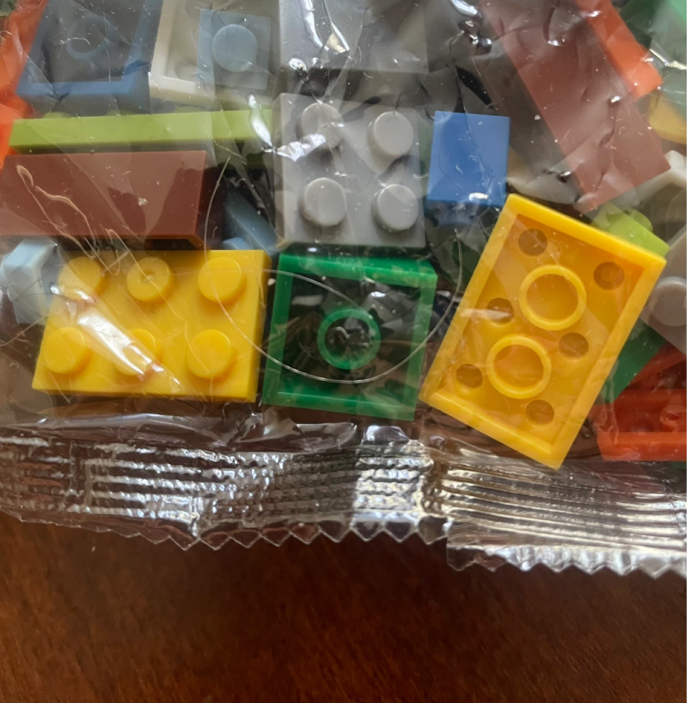 500 Assorted Building Blocks Set with Reference Brochure & Tools - photo 2
