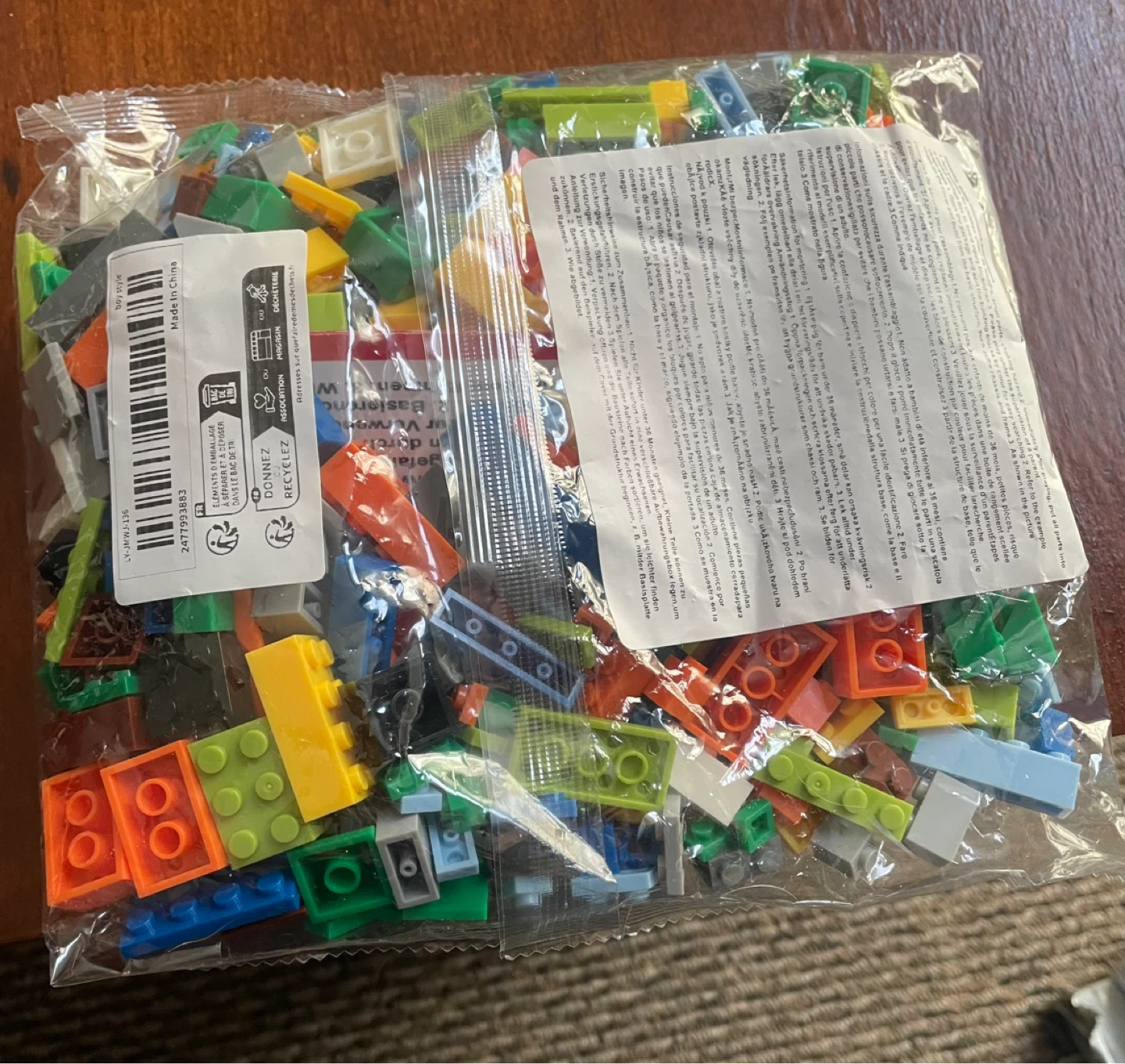 500 Assorted Building Blocks Set with Reference Brochure & Tools
