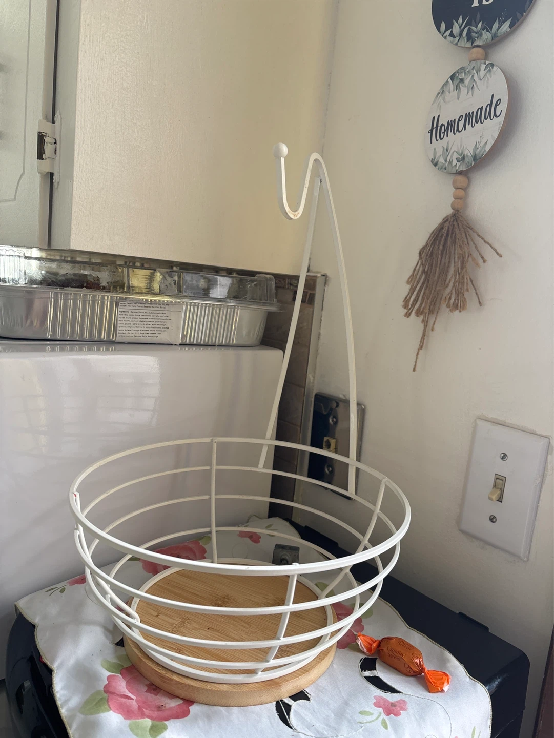 White Wire Fruit Basket with Wood Base - photo 3