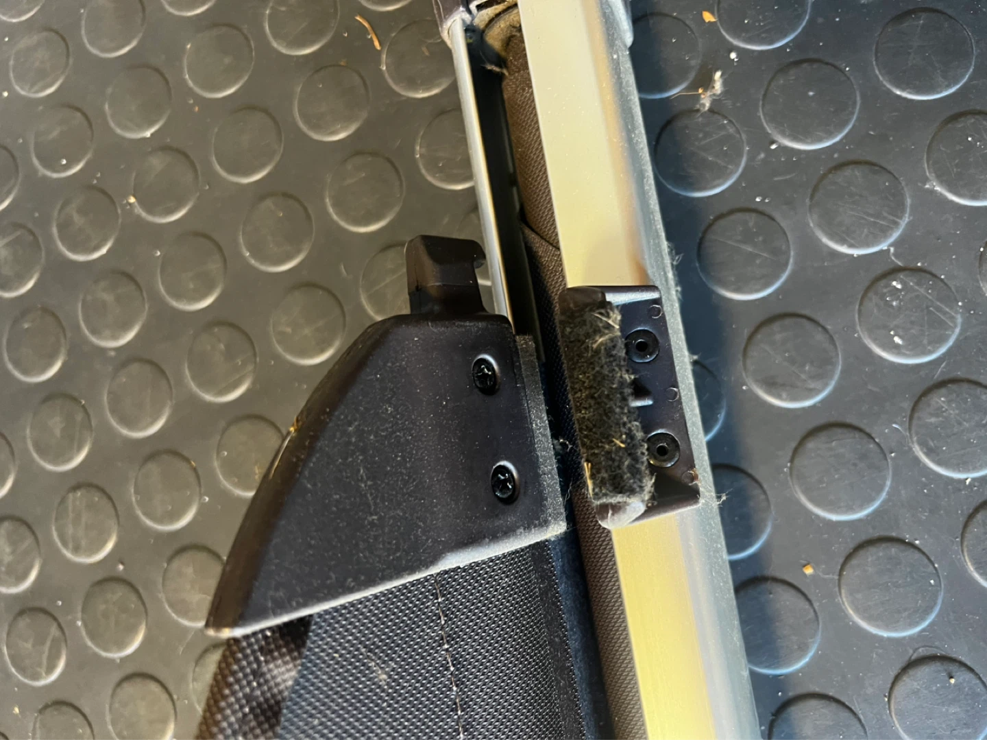 Retractable Trunk Cover from 2015 Hyundai Tucson - photo 3