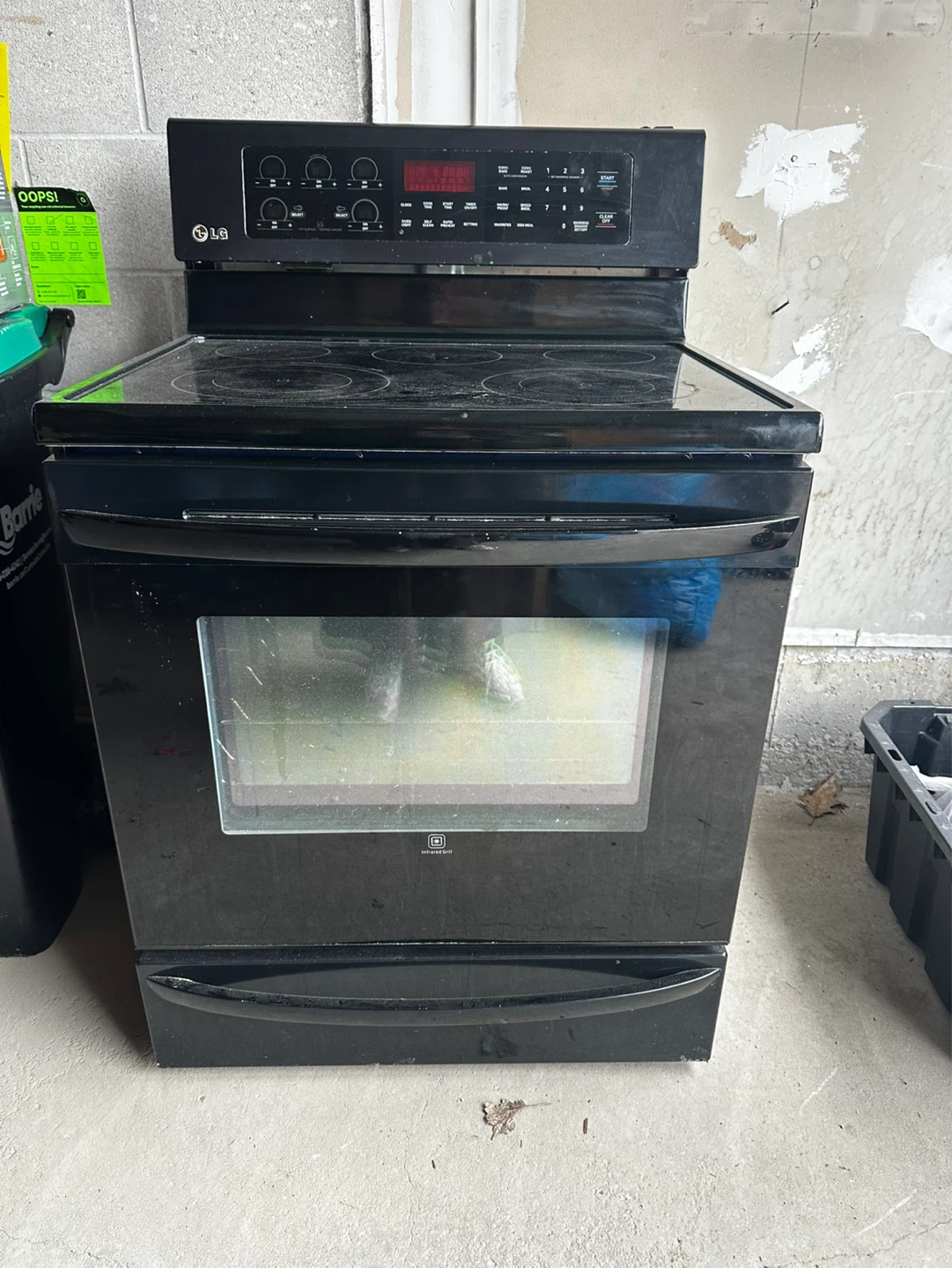 LG Electric Range with Oven