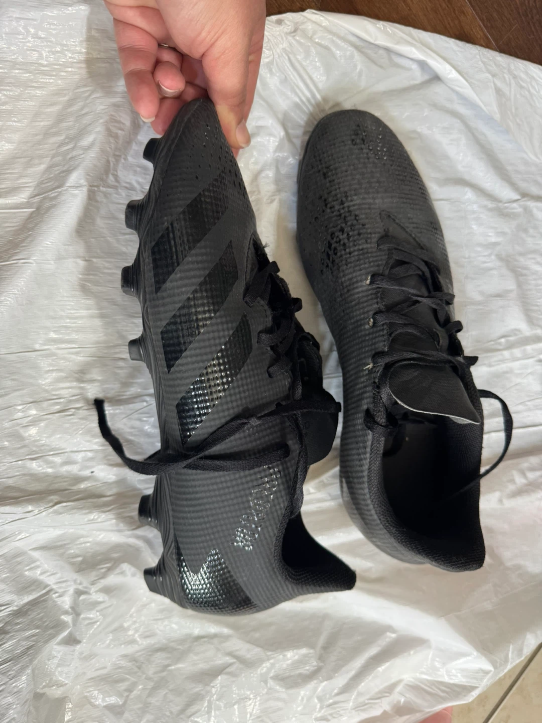 Adidas size 10 Men Black Soccer Cleats