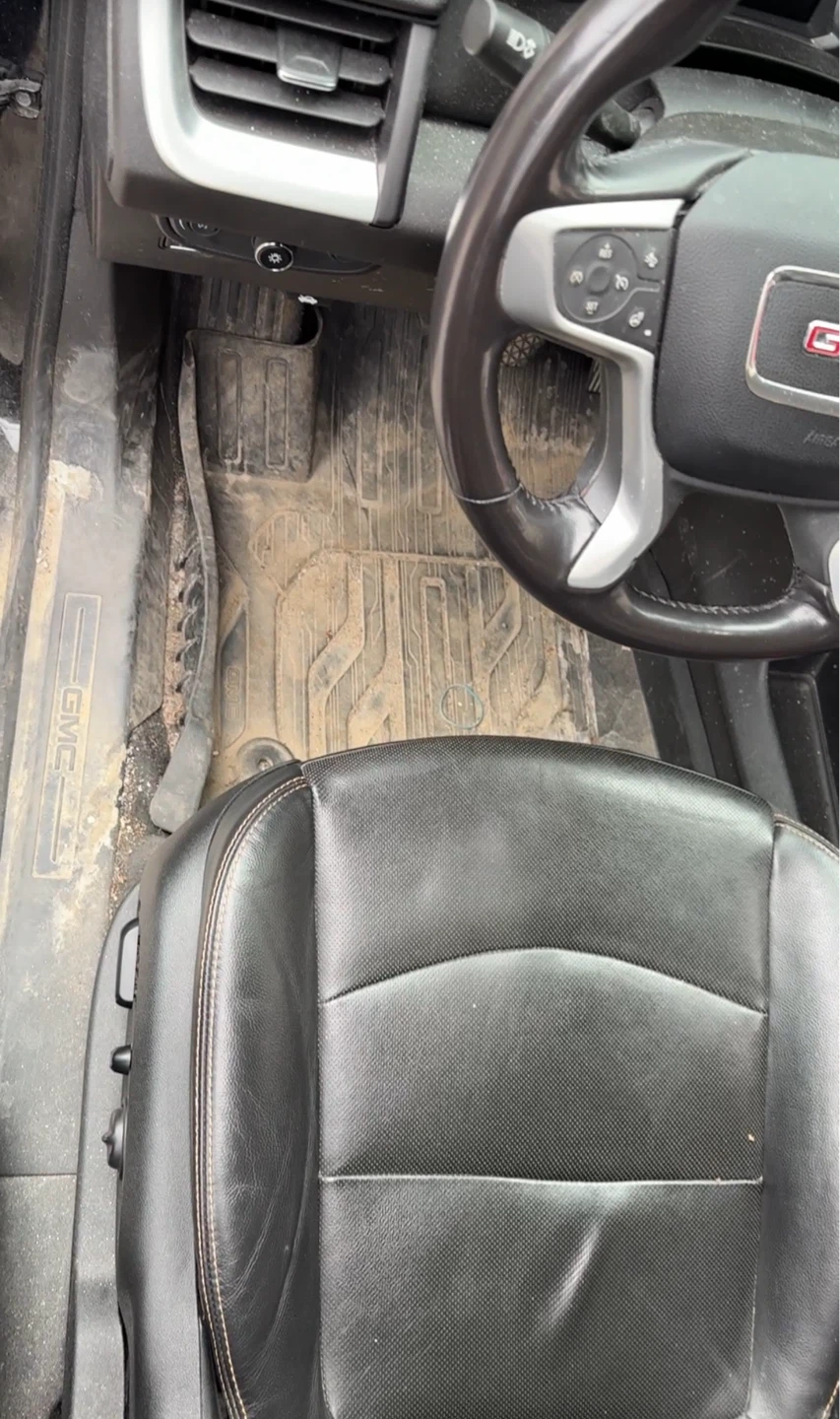 Professional Car Detailing | Interior & Exterior Services - photo 3