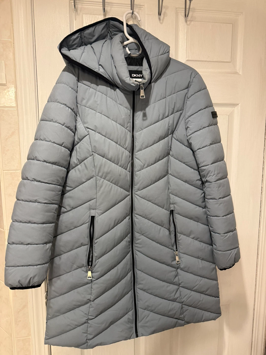 Women’s DKNY Puffer Coat long - light Grey