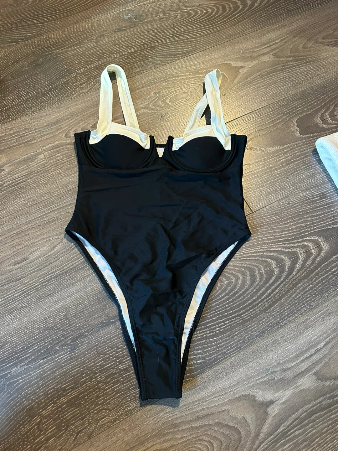 One piece swimsuit xs/small new