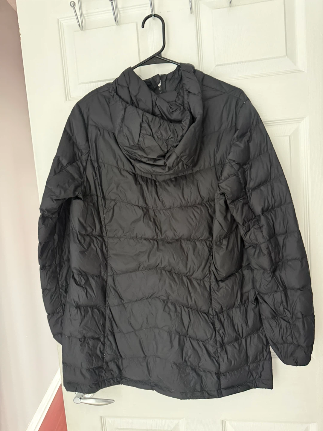 Women’s Eddie Bauer Black Puffer Jacket - photo 2