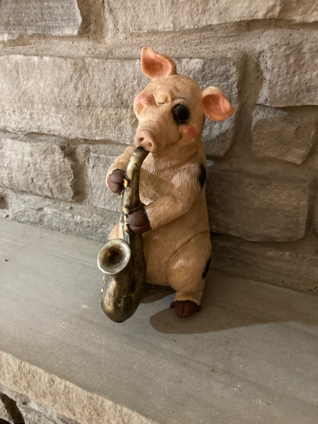 Pig Playing Saxophone Figurine - photo 3