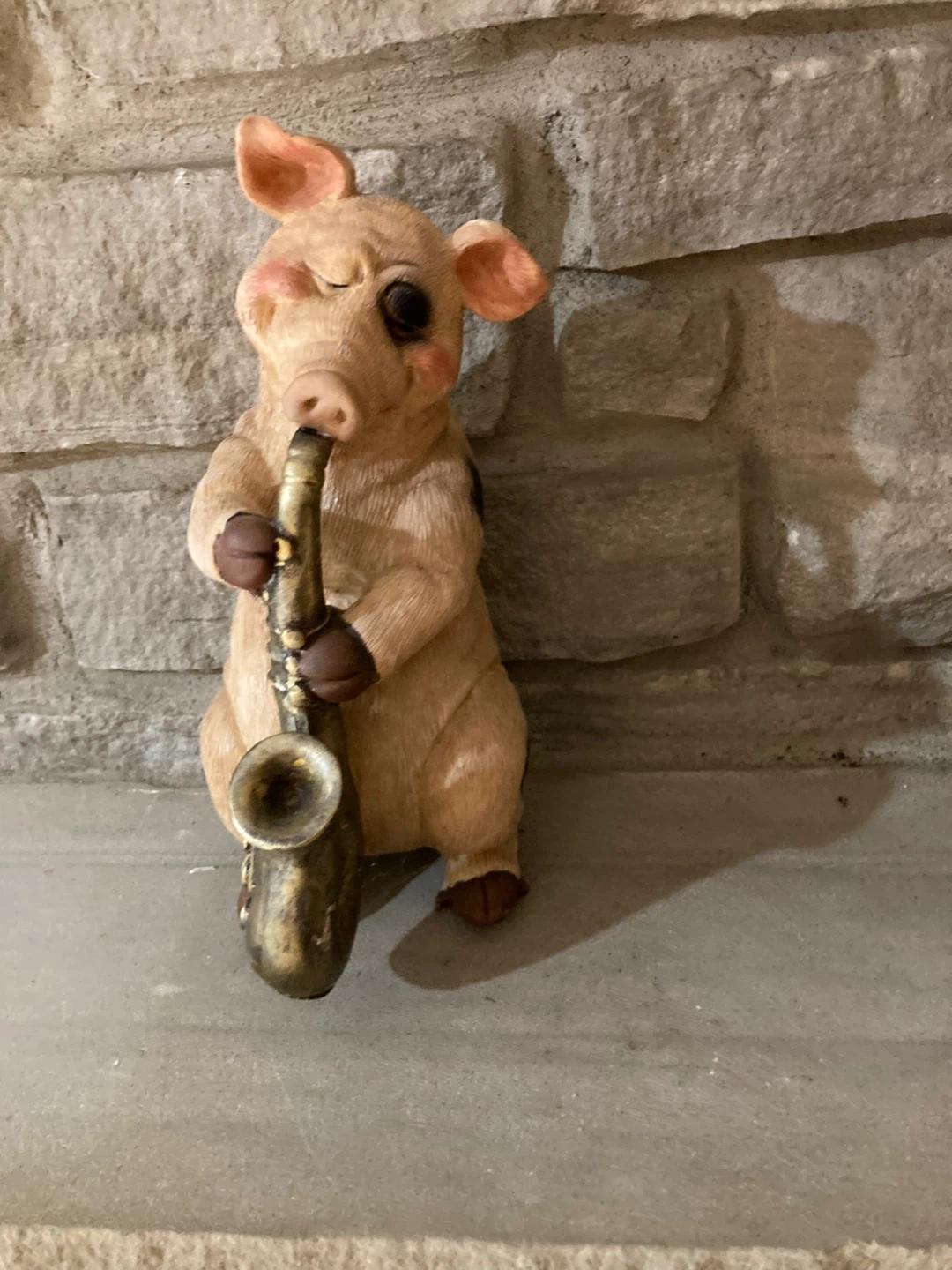 Pig Playing Saxophone Figurine - photo 2