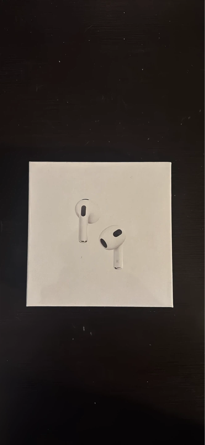 Apple AirPods (3rd Generation) with MagSafe Charging Case