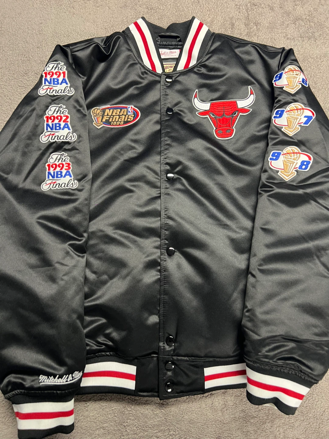 Mens Mitchell and Ness Chicago Bulls Jacket Size Medium