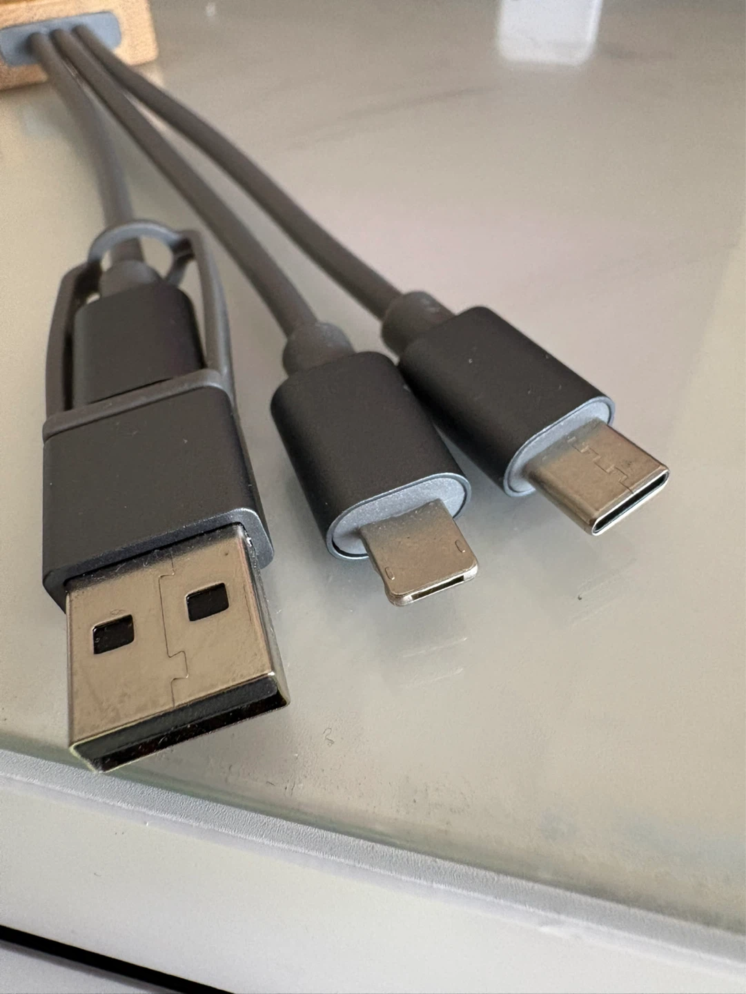 3-in-1 USB Charging Cable toggle - photo 2