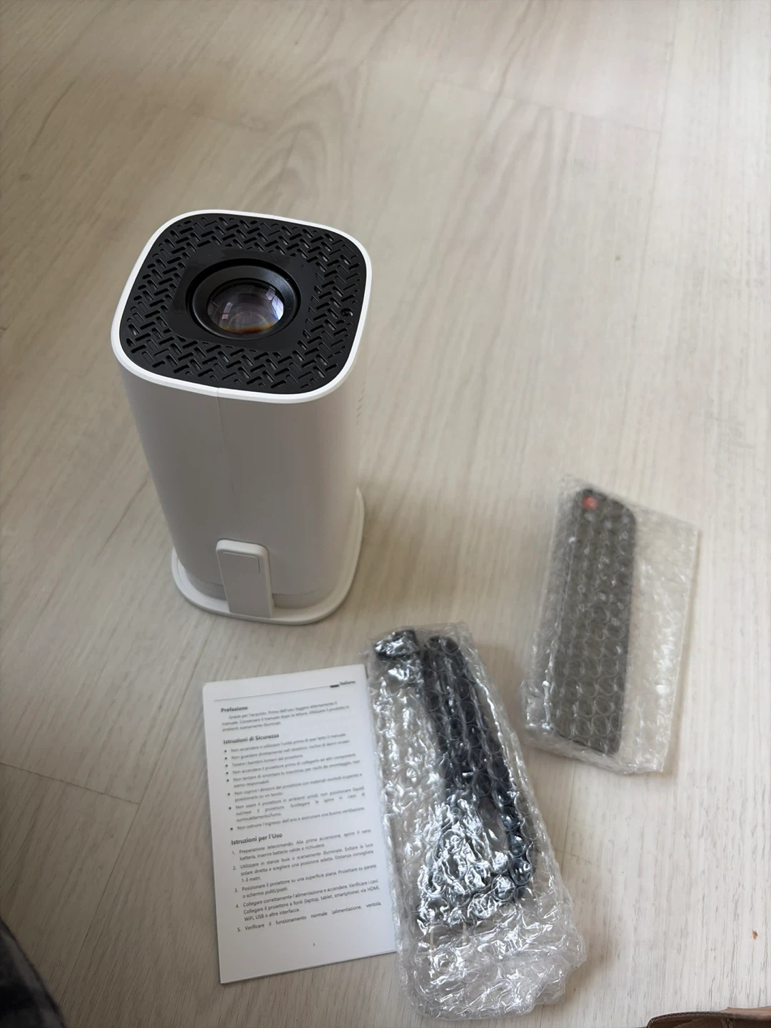 Smart Projector with Remote