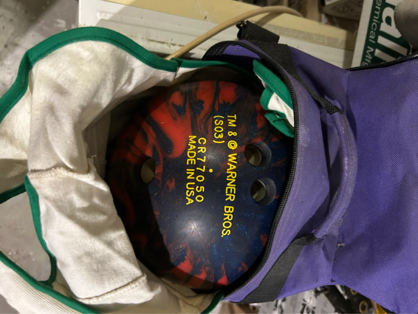Warner Bros. "Taz" Bowling Ball - photo 3