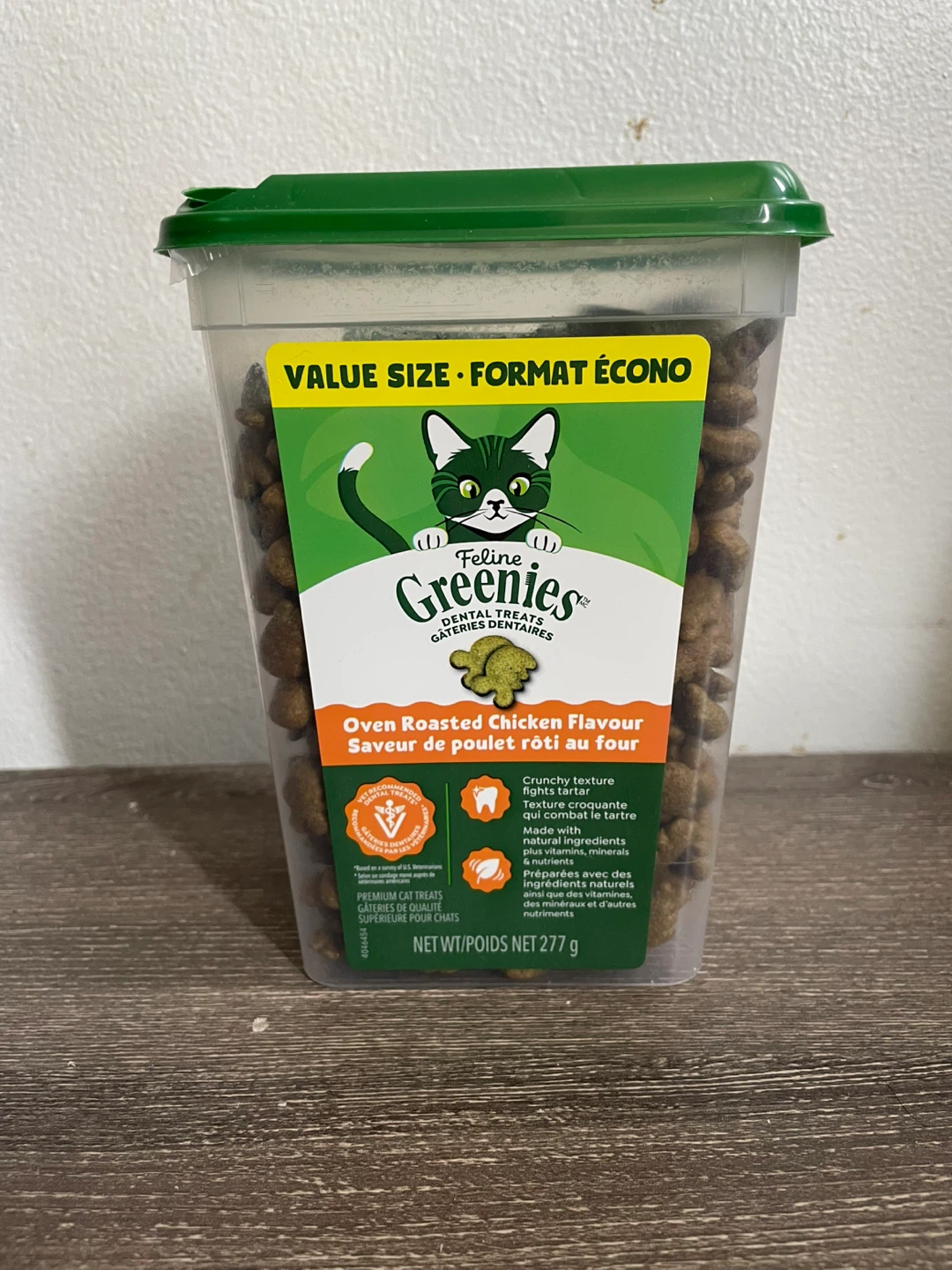 Brand New Greenies Cat Treats Tub