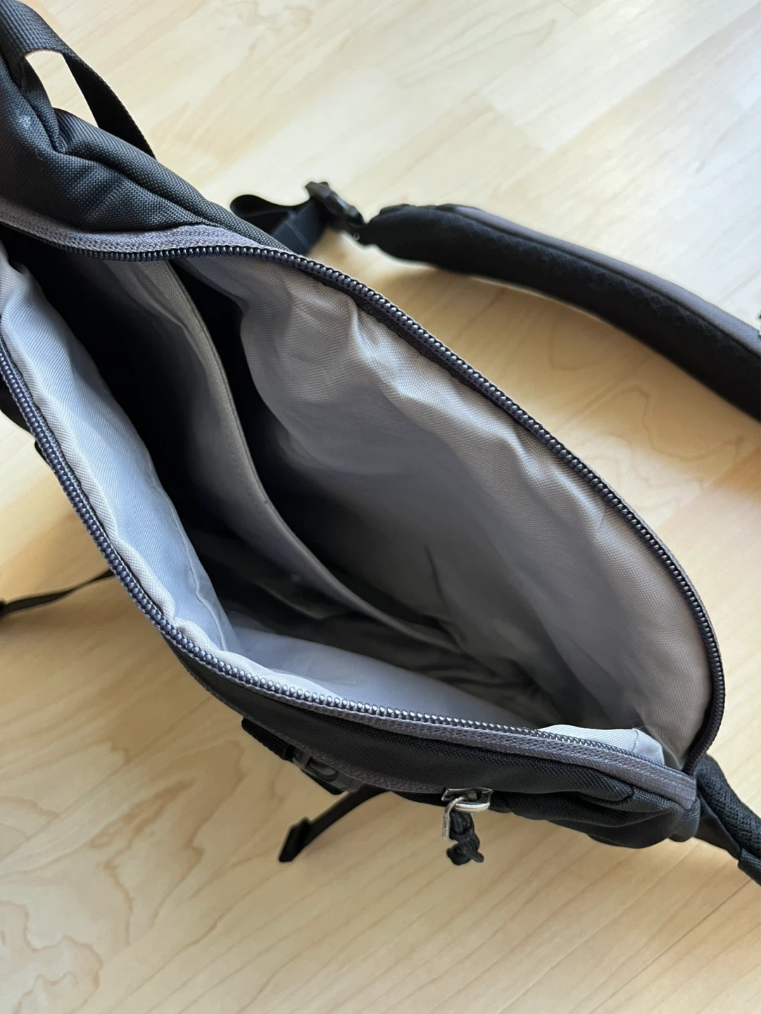 Patagonia sling bag 8L - photo 4