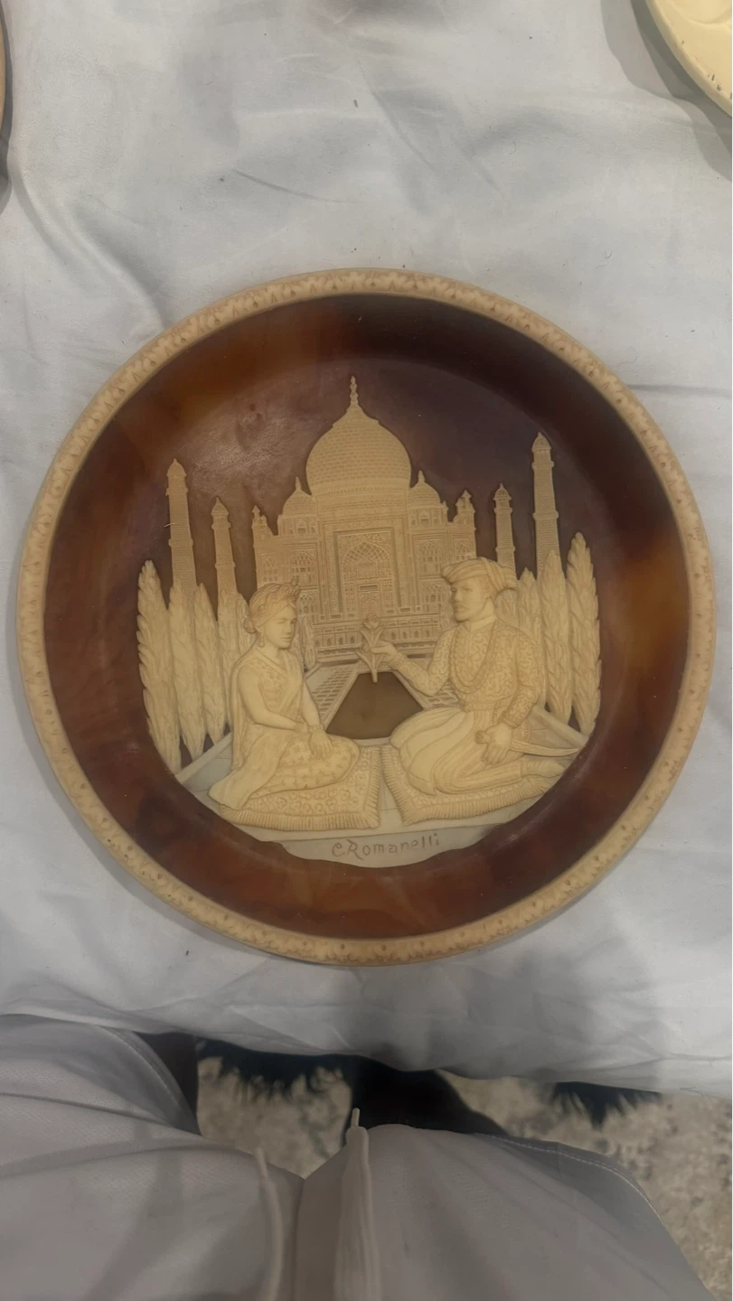 Incolay Stone "The Taj Mahal Lovers" Collectible Plate - photo 3