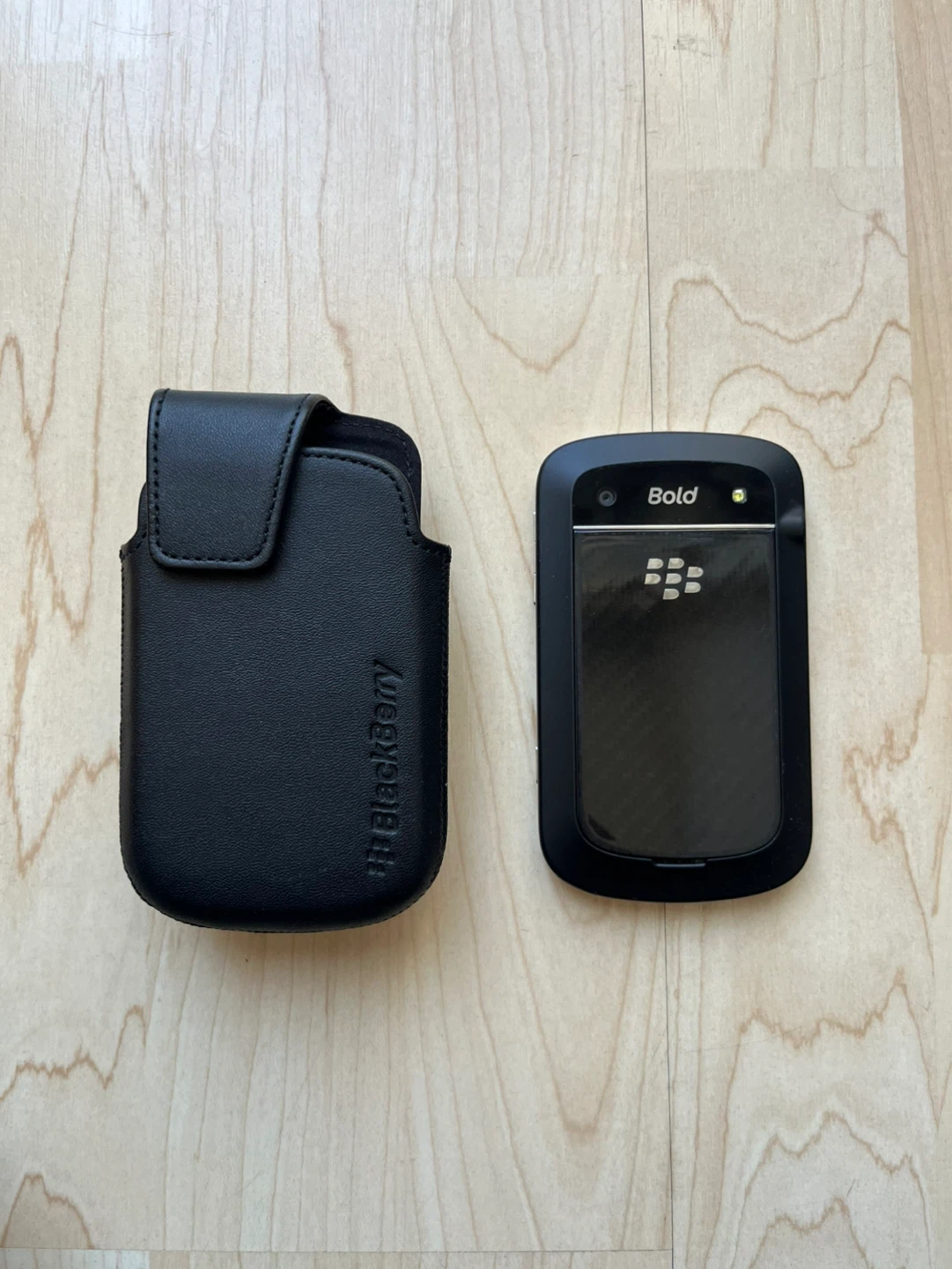 BlackBerry Bold 9900 with holster - photo 5