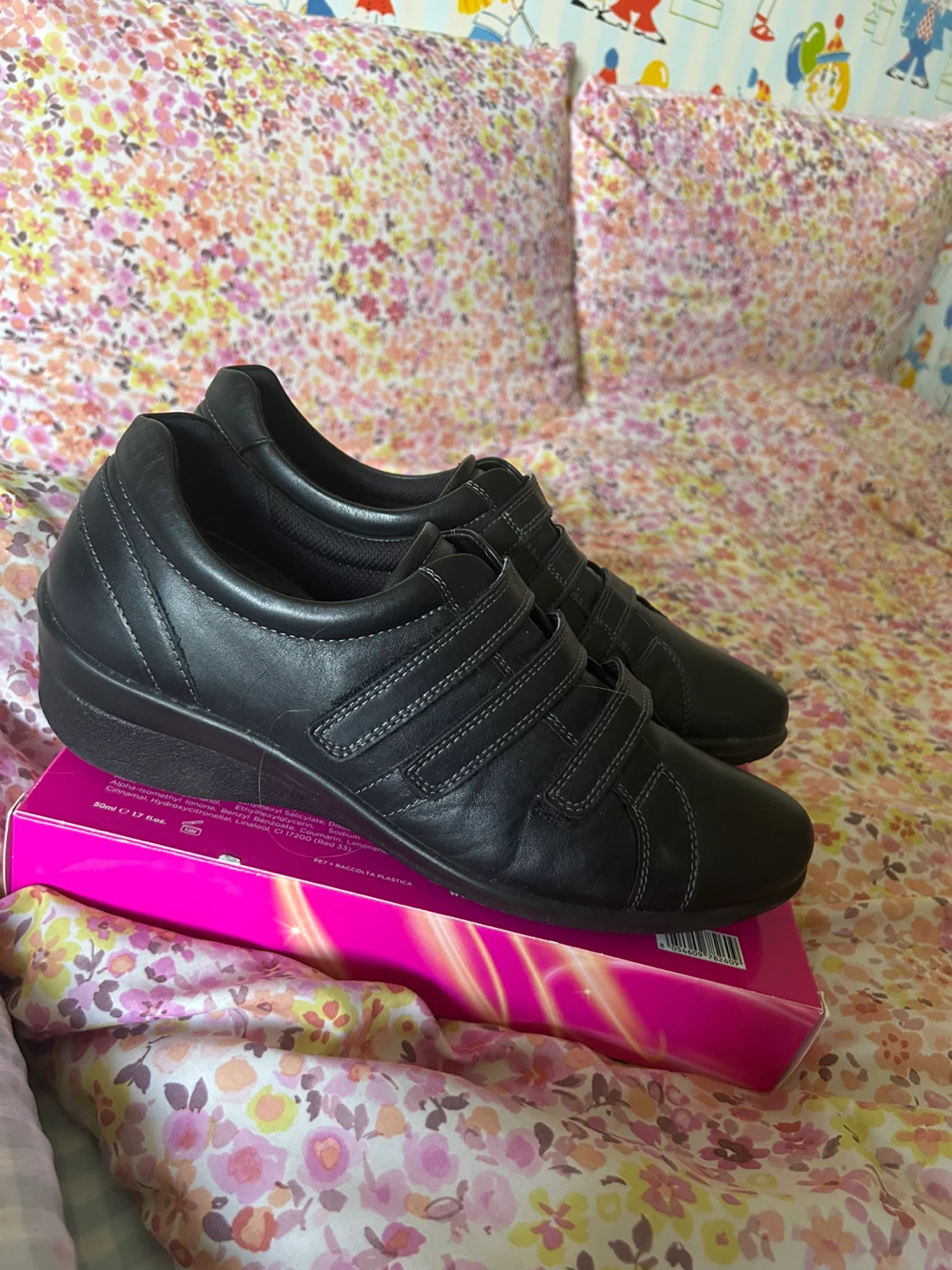 ECCO Black Leather Hook-and-Loop Shoes - Size 9 Women’s - photo 2