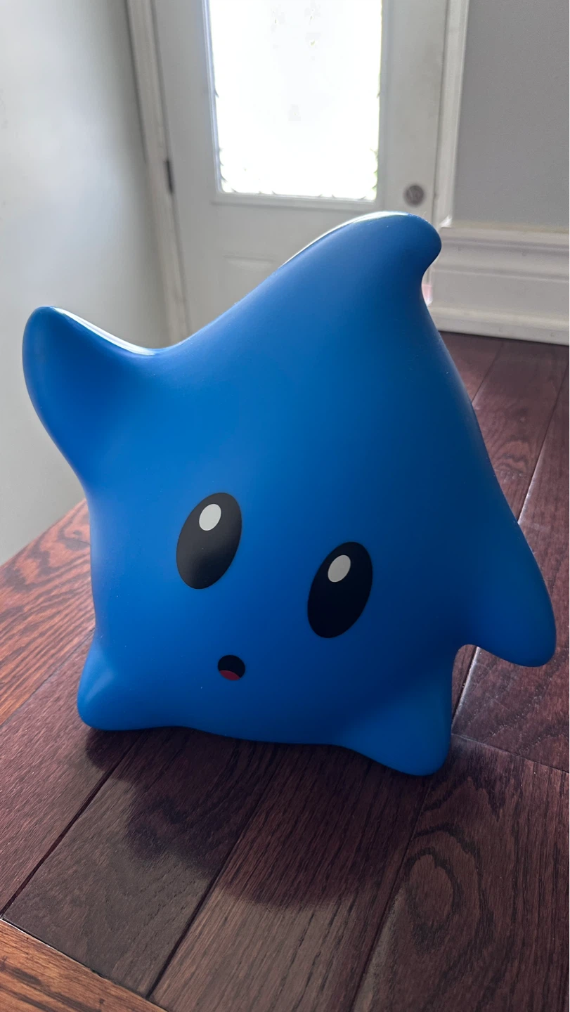 Nintendo Mario Galaxy Luma popcorn bucket (light up)