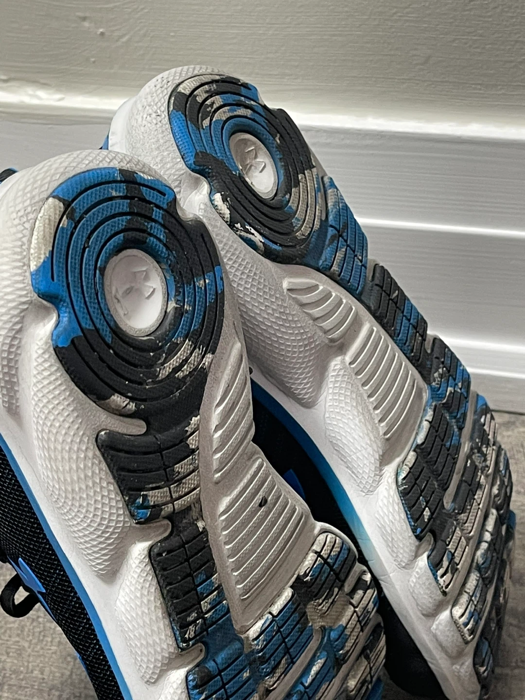 Under Armour Running Shoes - Black & Blue - Youth Size 4Y - photo 5