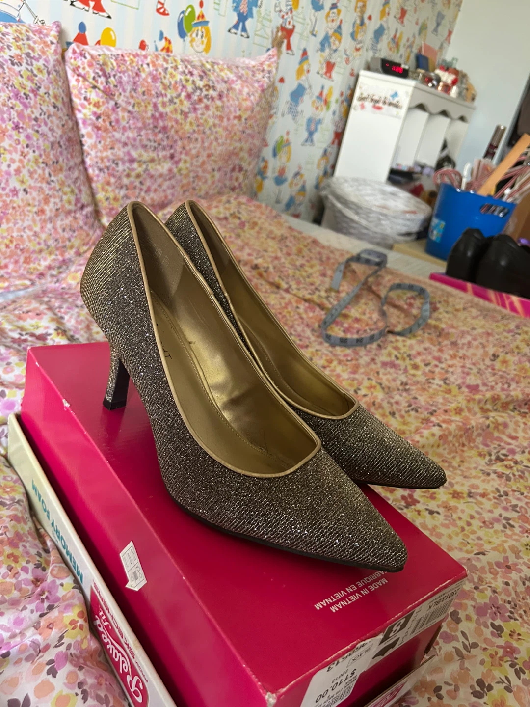 Fioni Glitter Heels Size 8.5 Women’s