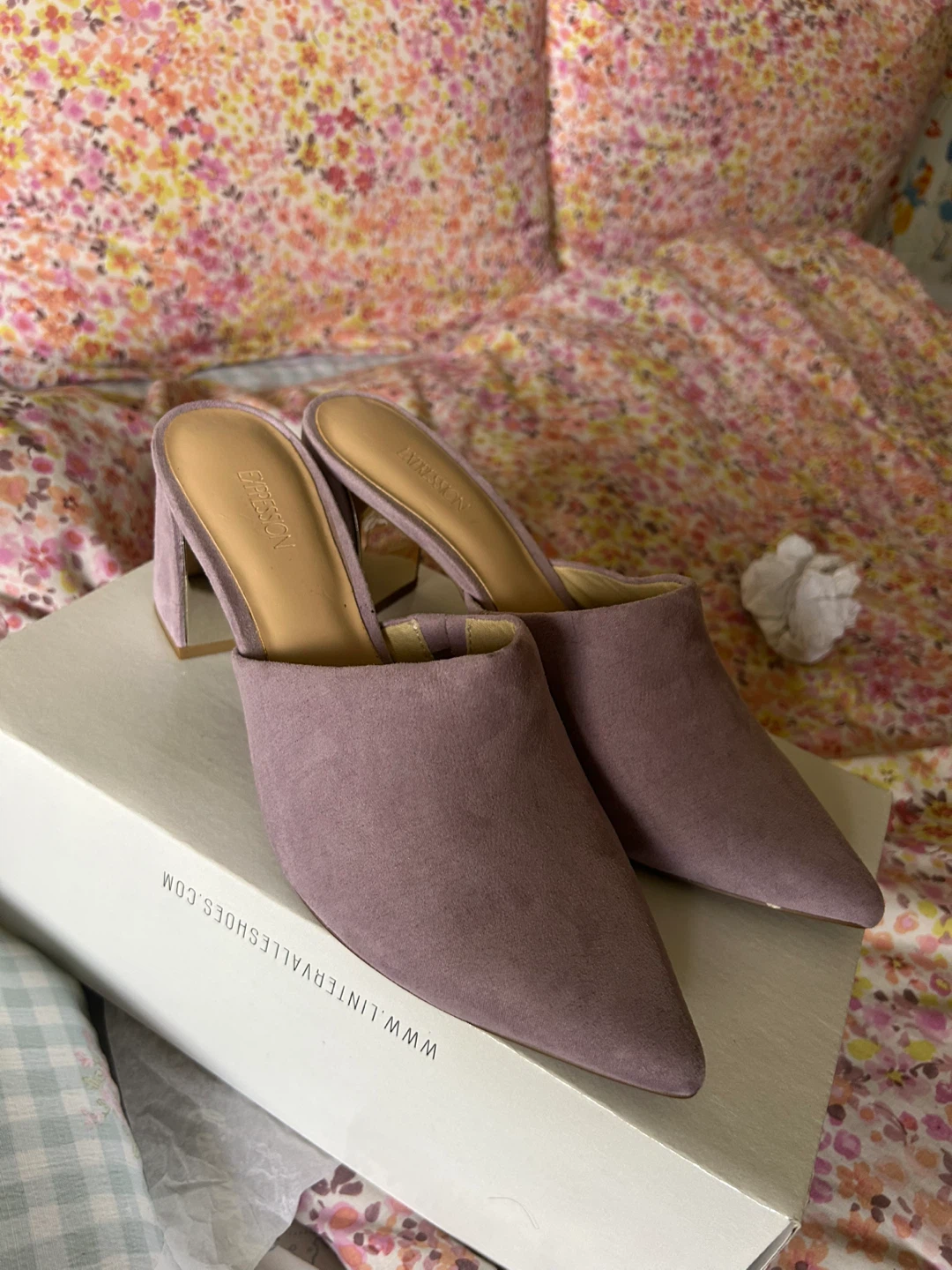 Expression Pointed Toe Mules Lavender Suede - size 8 women’s