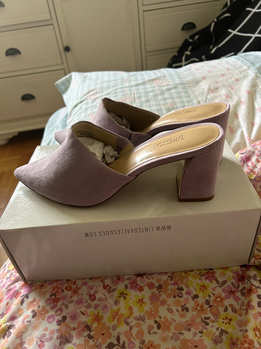 Expression Pointed Toe Mules Lavender Suede - size 8 women’s - photo 4