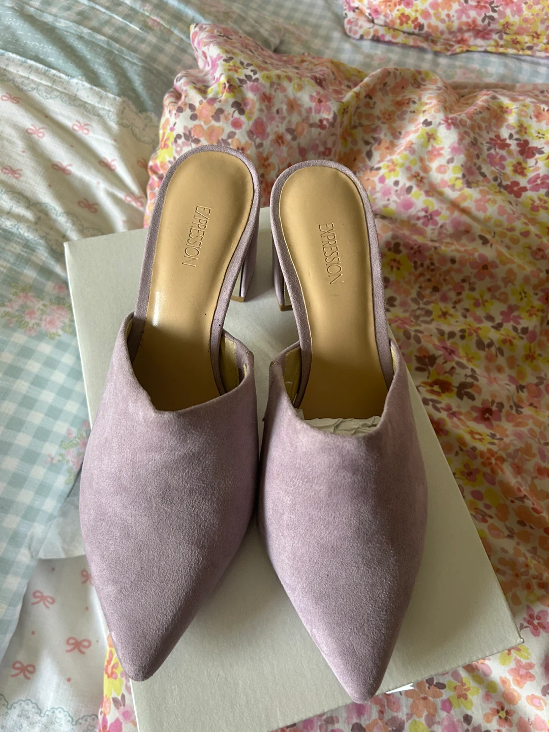 Expression Pointed Toe Mules Lavender Suede - size 8 women’s - photo 2