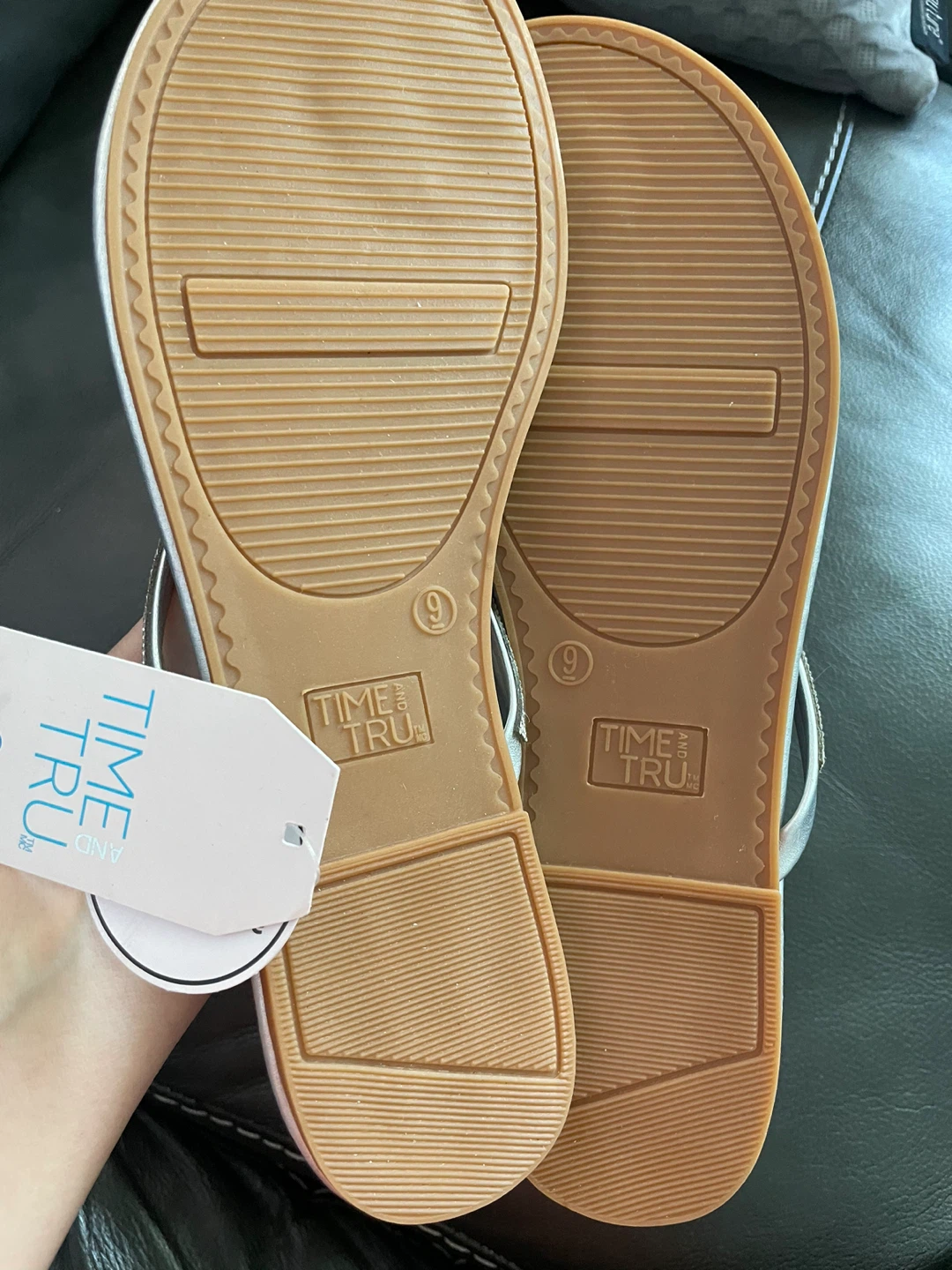 NEW! Silver Rhinestone Memory Foam Flip Flops Size 9 - photo 2