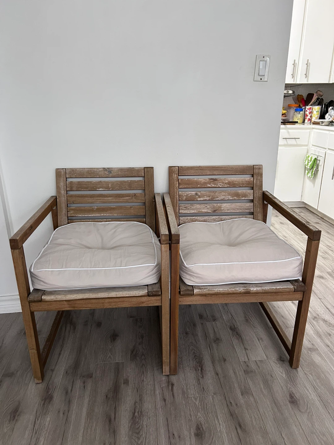 Set of 2 Wooden Patio Chairs with Cushions - photo 3