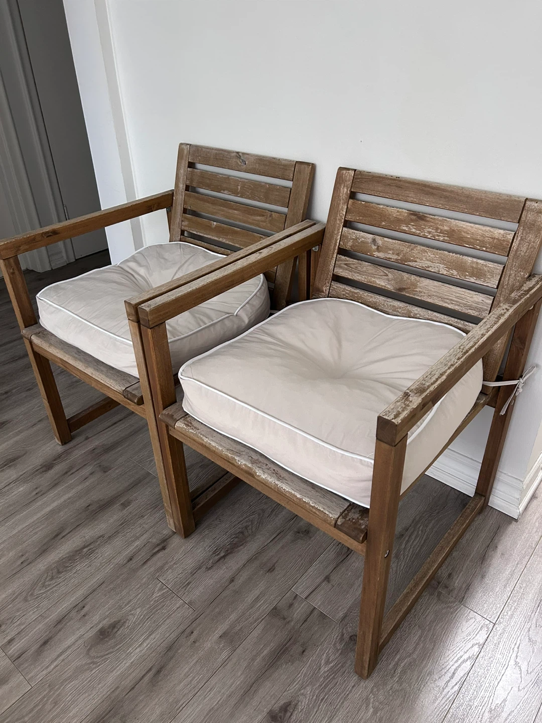 Set of 2 Wooden Patio Chairs with Cushions