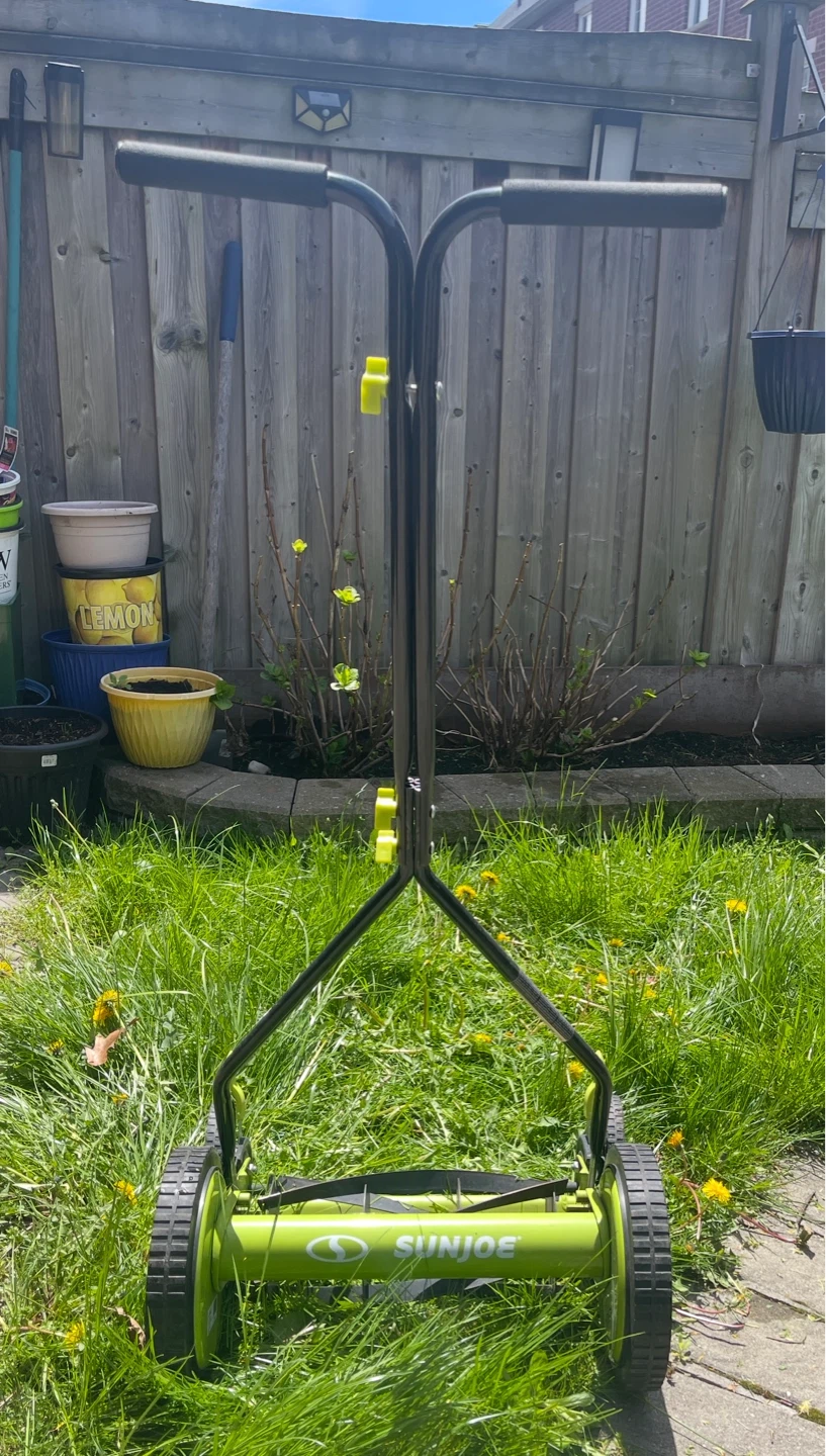 Sun Joe Manual Lawn mower excellent condition