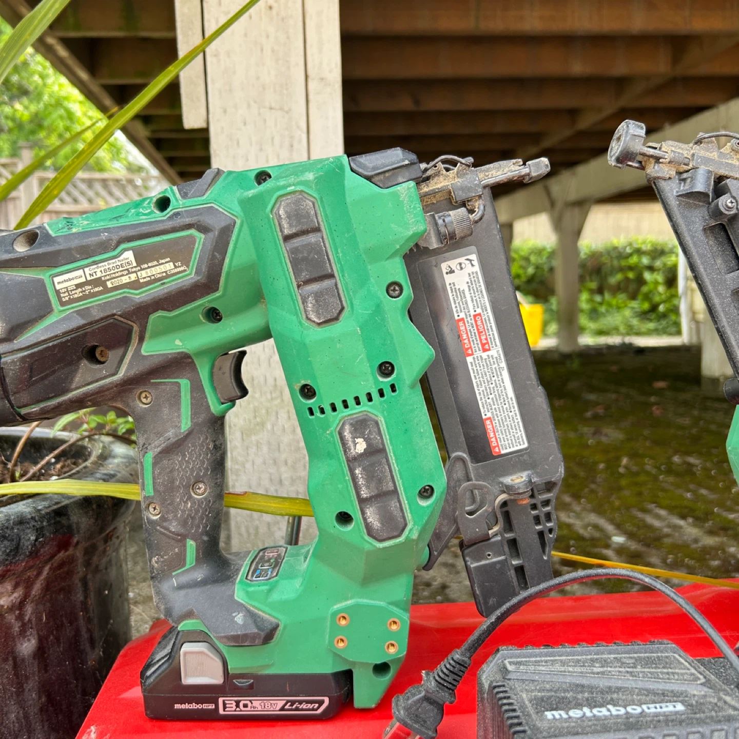 Metabo HPT 18V Cordless Nailer Kit